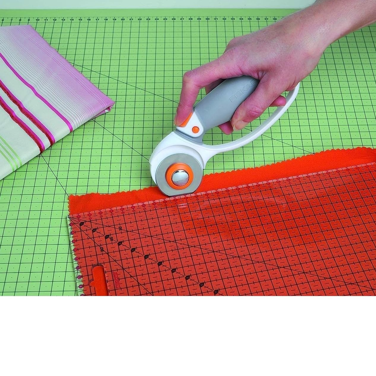 Cutting Mat and Sewing Ruler Classic Loop Rotary Cutter with Handle